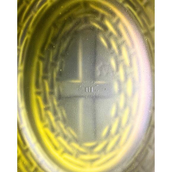 Satin Marigold Hen on Nest *Glows* - Picture 4 of 6